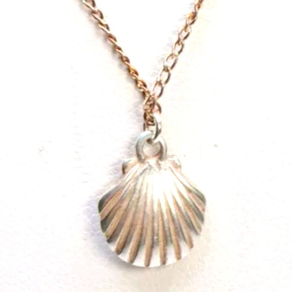 Tess + Tricia Sterling Silver Shell Pendant Necklace - Picture 1 of 3